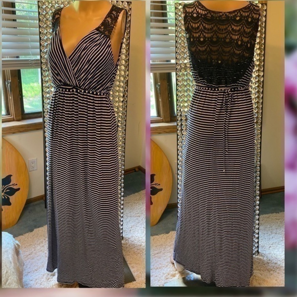 MOTHERHOOD MATERNITY NAVY STRIPED MAXI DRESS SMALL